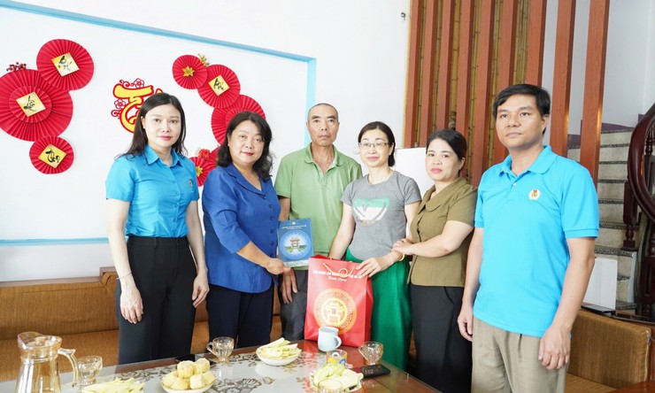 Công đoàn chia sẻ mất mát với gia đình đoàn viên bị mất do tai nạn lao động- Ảnh 4.