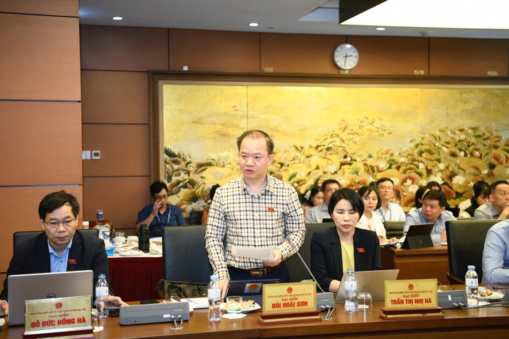 Quốc hội thảo luận về miễn, hỗ trợ học phí đối với trẻ em mầm non, học sinh phổ thông- Ảnh 4.
