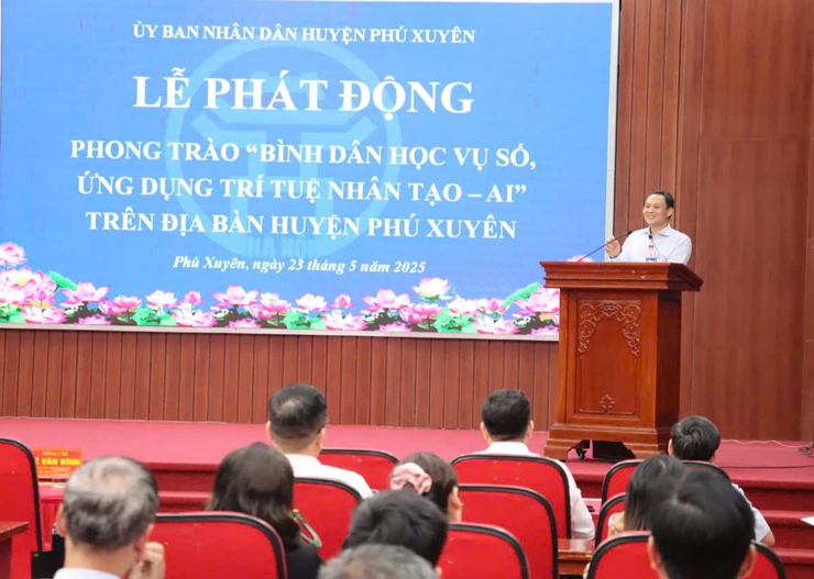 Phú Xuyên phát động "Bình dân học vụ số": Đưa AI đến từng ngõ, từng nhà- Ảnh 1.