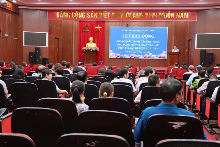 Phú Xuyên phát động "Bình dân học vụ số": Đưa AI đến từng ngõ, từng nhà- Ảnh 3.