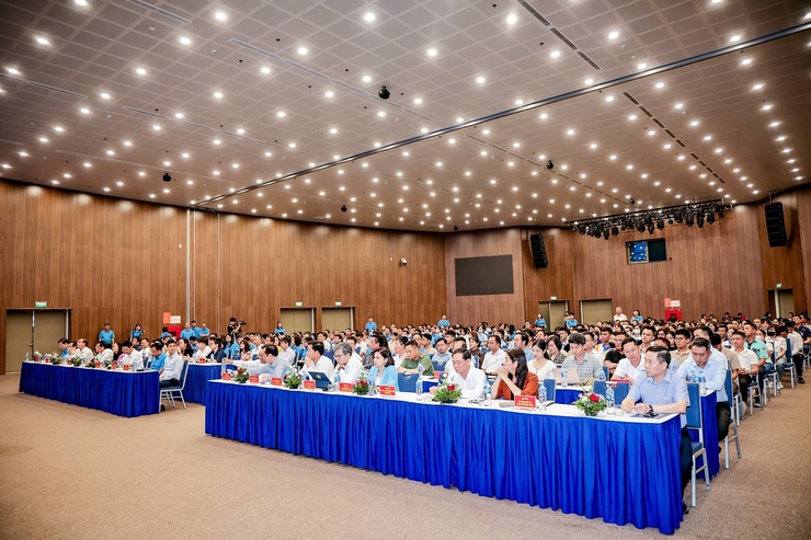 Chủ tịch Hà Nội: Kịp thời giải quyết nguyện vọng của công nhân, người lao động- Ảnh 4.