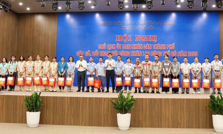 Chủ tịch Hà Nội: Kịp thời giải quyết nguyện vọng của công nhân, người lao động- Ảnh 6.