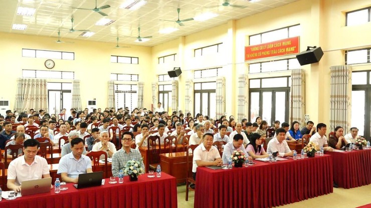Thanh Oai phát động phong trào Bình dân học vụ số và tập huấn ứng dụng trí tuệ nhân tạo AI trong công tác hành chính và quản lý nhà nước trên địa bàn- Ảnh 4.