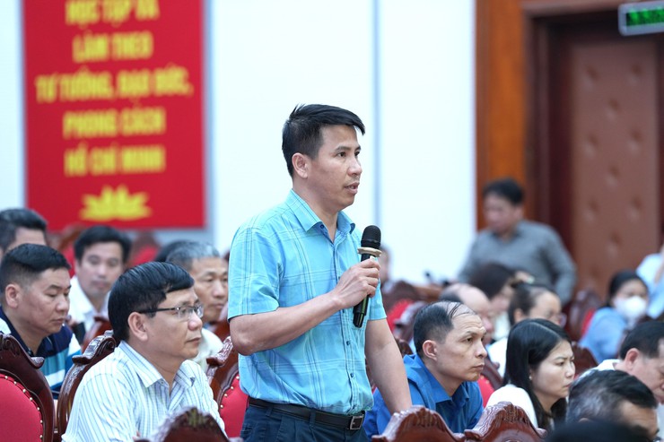 Hanoi mayor meets voters in Me Linh, Soc Son districts- Ảnh 2.