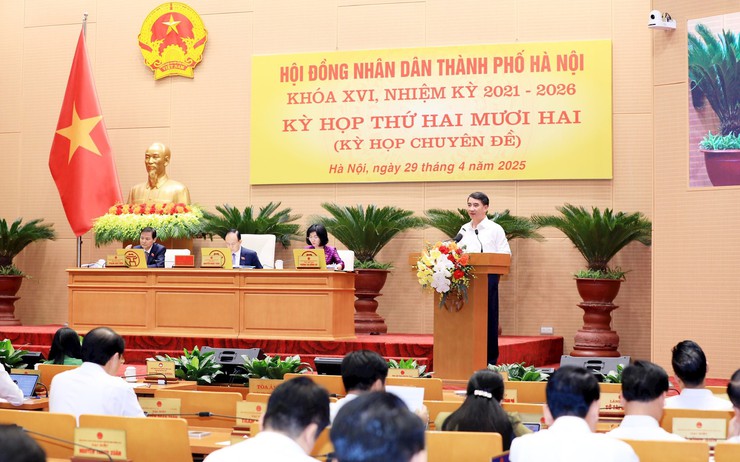 Hanoi to spend $14.7 million for gifts to families of national contributors- Ảnh 1.