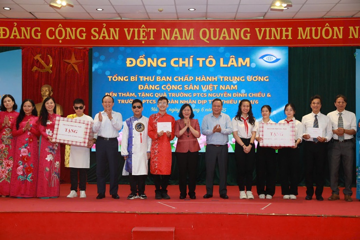 Tổng Bí thư Tô Lâm: Chăm lo cho trẻ khuyết tật là thước đo sự văn minh, tiến bộ của đất nước- Ảnh 6.