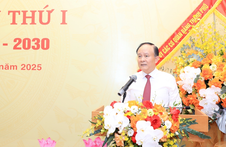 Hanoi People's Council Party Committee focuses on renewal, quality to meet new challenges- Ảnh 2.