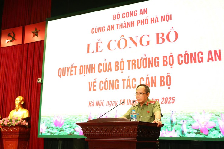 Đại tá Nguyễn Đức Long được bổ nhiệm giữ chức Phó Giám đốc Công an thành phố Hà Nội- Ảnh 2.