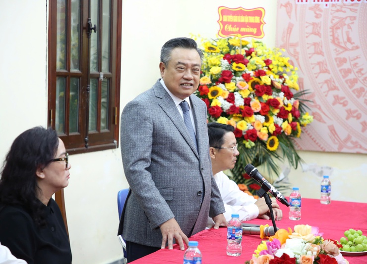 Chủ tịch UBND Thành phố Trần Sỹ Thanh thăm, chúc mừng Báo Hà Nội mới nhân 100 năm Ngày Báo chí cách mạng Việt Nam- Ảnh 2.