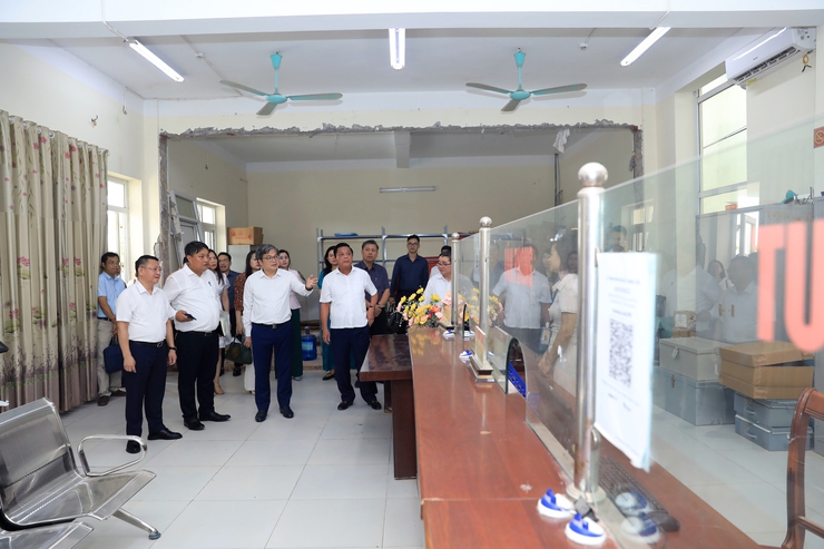 Phó Chủ tịch UBND Thành phố Trương Việt Dũng làm việc với huyện Mê Linh về công tác sắp xếp đơn vị hành chính cấp xã- Ảnh 1.