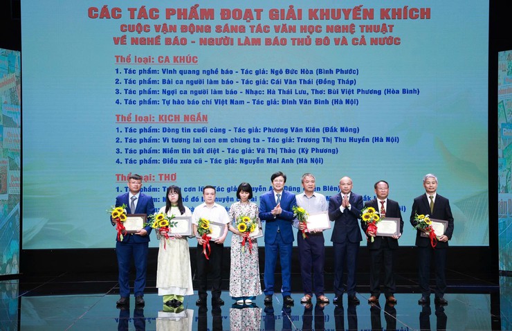 Vinh danh 30 tác phẩm xuất sắc viết về nghề báo và người làm báo- Ảnh 5.