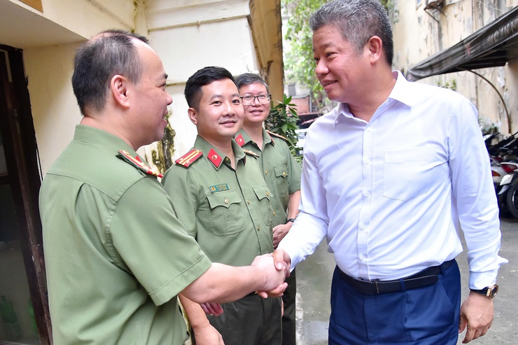 Phó Chủ tịch UBND Thành phố Nguyễn Mạnh Quyền thăm, chúc mừng một số cơ quan báo chí- Ảnh 5.