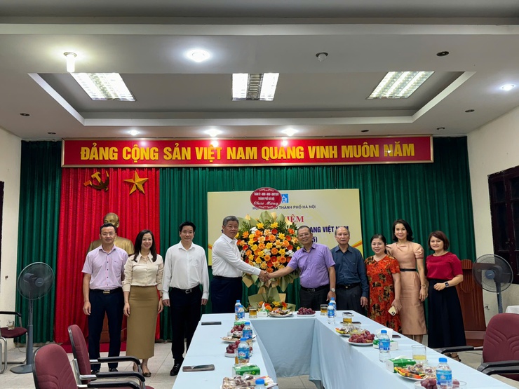 Phó Chủ tịch UBND Thành phố Nguyễn Mạnh Quyền thăm, chúc mừng một số cơ quan báo chí- Ảnh 1.