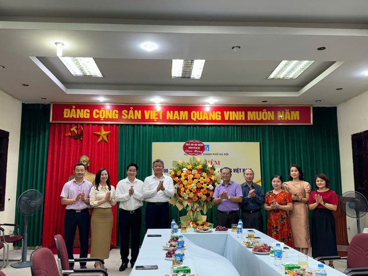 Phó Chủ tịch UBND Thành phố Nguyễn Mạnh Quyền thăm, chúc mừng một số cơ quan báo chí- Ảnh 2.