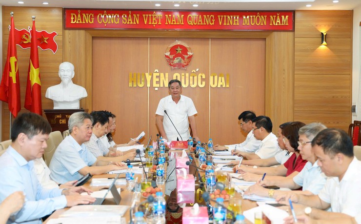 Hanoi Vice Mayor Le Hong Son works with Quoc Oai District on administrative units' rearrangement- Ảnh 2. Hanoi Vice Mayor Le Hong Son works with Quoc Oai District on administrative units' rearrangement- Ảnh 2.