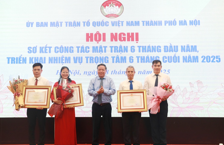 Mặt trận Thành phố đón nhận Huân chương Lao động hạng Ba, tri ân đội ngũ cán bộ Mặt trận cơ sở- Ảnh 5.