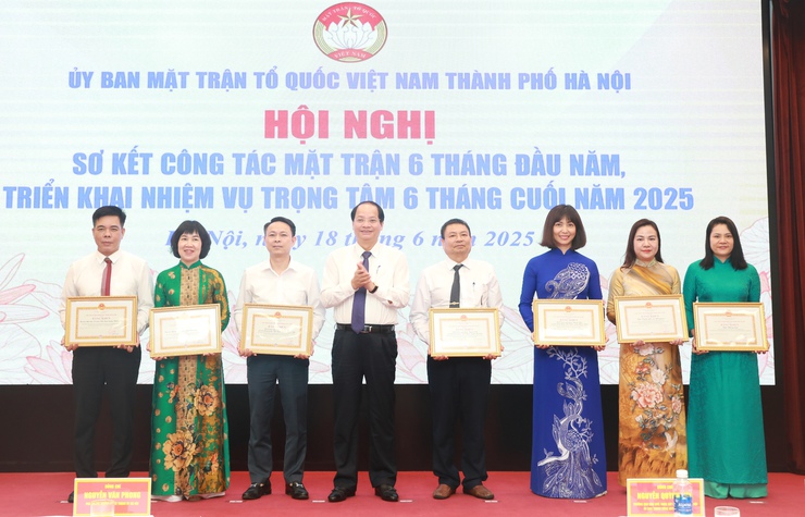 Mặt trận Thành phố đón nhận Huân chương Lao động hạng Ba, tri ân đội ngũ cán bộ Mặt trận cơ sở- Ảnh 6.