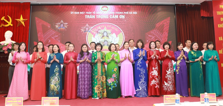 Mặt trận Thành phố đón nhận Huân chương Lao động hạng Ba, tri ân đội ngũ cán bộ Mặt trận cơ sở- Ảnh 9.