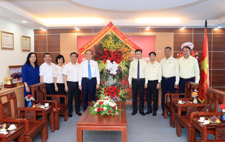 Chủ tịch HĐND Thành phố Nguyễn Ngọc Tuấn thăm, chúc mừng Báo Kinh tế & Đô thị nhân kỷ niệm 100 năm Ngày Báo chí cách mạng Việt Nam- Ảnh 1.