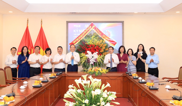Chủ tịch HĐND Thành phố Nguyễn Ngọc Tuấn thăm, chúc mừng một số cơ quan nhân kỷ niệm 100 năm Ngày Báo chí Cách mạng Việt Nam- Ảnh 3.