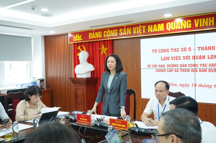 Phó Chủ tịch UBND Thành phố Vũ Thu Hà: "Không để người dân đến nộp hồ sơ chỗ này lại chỉ sang chỗ khác"- Ảnh 5.