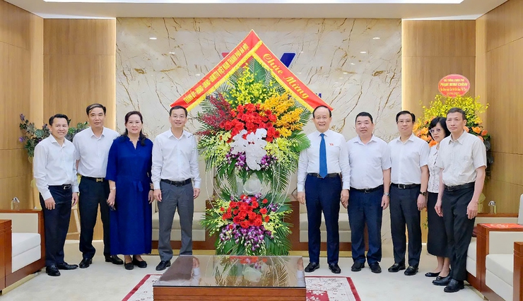 Chủ tịch HĐND Thành phố Nguyễn Ngọc Tuấn thăm, chúc mừng một số cơ quan nhân kỷ niệm 100 năm Ngày Báo chí Cách mạng Việt Nam- Ảnh 2.