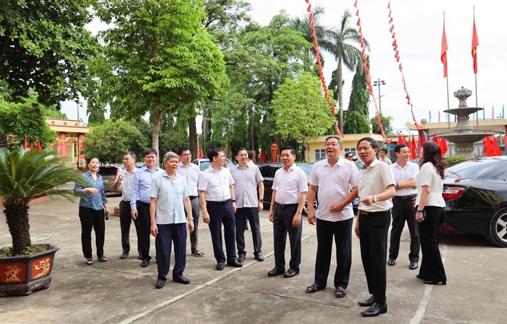 Hanoi Vice Mayor Le Hong Son works with Quoc Oai District on administrative units' rearrangement- Ảnh 1. Hanoi Vice Mayor Le Hong Son works with Quoc Oai District on administrative units' rearrangement- Ảnh 1.