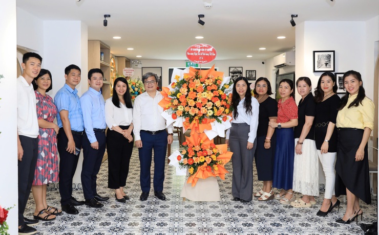 Báo chí Cách mạng Việt Nam phát huy truyền thống vẻ vang, tự tin, vững bước trong kỷ nguyên mới- Ảnh 2. Báo chí Cách mạng Việt Nam phát huy truyền thống vẻ vang, tự tin, vững bước trong kỷ nguyên mới- Ảnh 2.