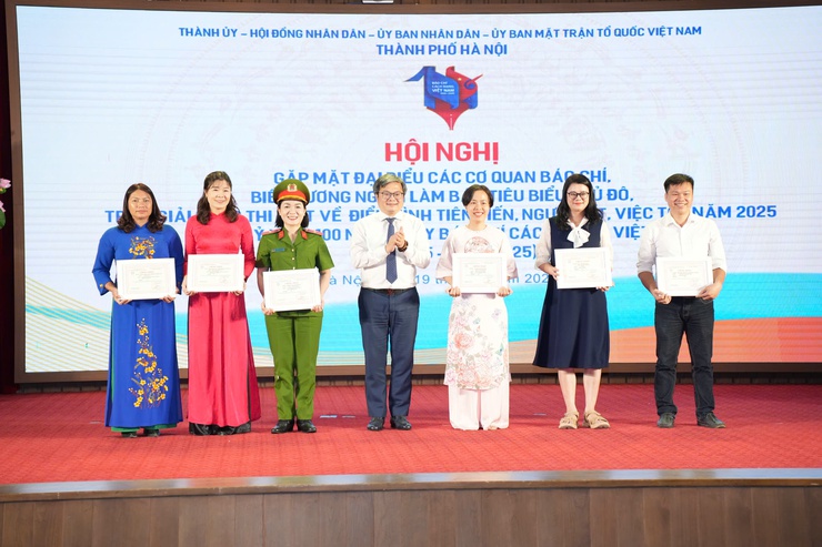 Hà Nội luôn tạo mọi điều kiện thuận lợi để báo chí tác nghiệp và hoạt động- Ảnh 12.