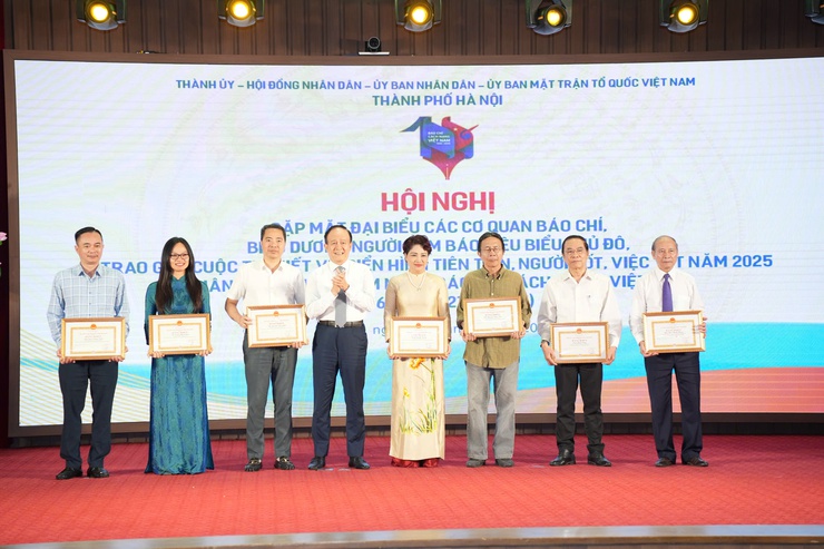 Hà Nội luôn tạo mọi điều kiện thuận lợi để báo chí tác nghiệp và hoạt động- Ảnh 10.