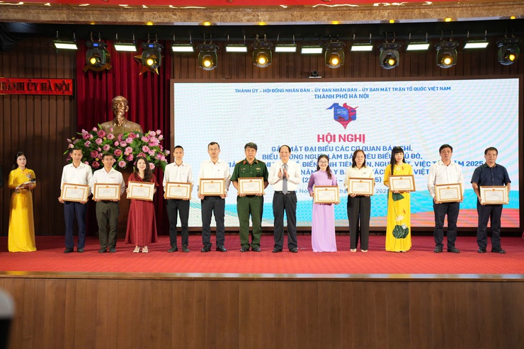 Hà Nội luôn tạo mọi điều kiện thuận lợi để báo chí tác nghiệp và hoạt động- Ảnh 11.