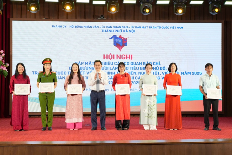 Hà Nội luôn tạo mọi điều kiện thuận lợi để báo chí tác nghiệp và hoạt động- Ảnh 13.