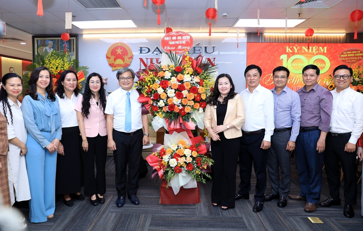 Phó Chủ tịch UBND Thành phố Trương Việt Dũng thăm, chúc mừng một số cơ quan nhân kỷ niệm 100 năm ngày 21/6- Ảnh 3.
