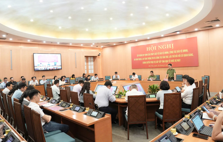 Hanoi organizes training for state secret protection in administrative units' rearrangement- Ảnh 2. Hanoi organizes training for state secret protection in administrative units' rearrangement- Ảnh 2.