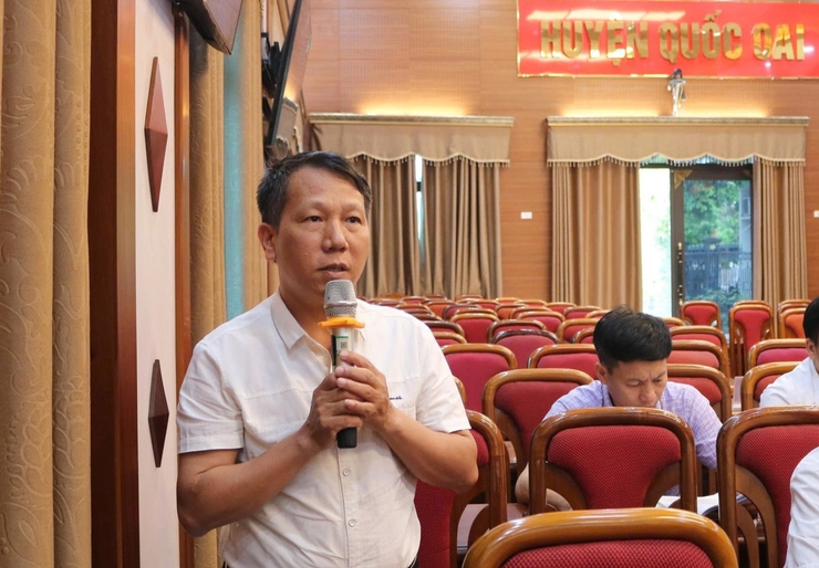 Tiếp xúc cử tri huyện Quốc Oai: Nhiều kiến nghị liên quan đến môi trường và hạ tầng giao thông- Ảnh 2.