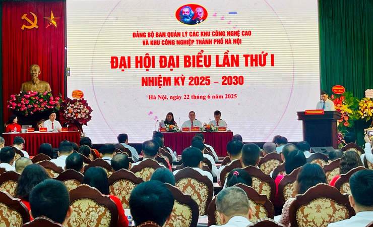Đồng chí Vũ Xuân Hùng là Bí thư Đảng ủy Ban Quản lý các khu công nghệ cao và khu công nghiệp Hà Nội- Ảnh 1.