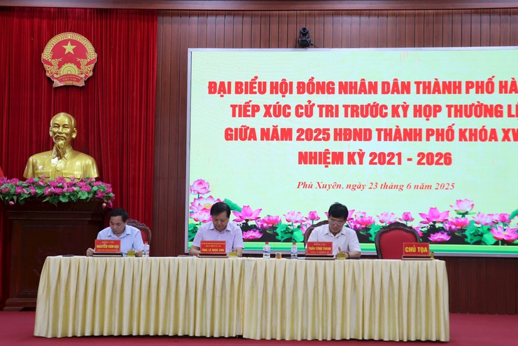 Tiếp xúc cử tri Phú Xuyên: Nhiều kiến nghị về giao thông, phát triển hạ tầng- Ảnh 2.