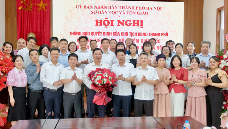 Giám đốc Sở Dân tộc và Tôn giáo Hà Nội Nguyễn Sỹ Trường tiếp nhận nhiệm vụ- Ảnh 1.
