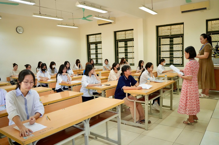 Hà Nội: Thí sinh hoàn tất thủ tục dự thi tốt nghiệp THPT, sẵn sàng bước vào ngày thi chính thức- Ảnh 2.