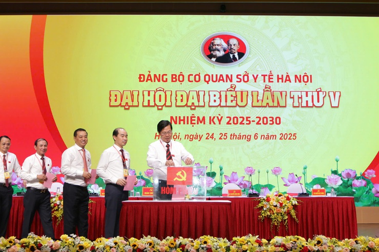 Đại hội Đảng bộ cơ quan Sở Y tế Hà Nội lần thứ V, nhiệm kỳ 2025-2030- Ảnh 9.
