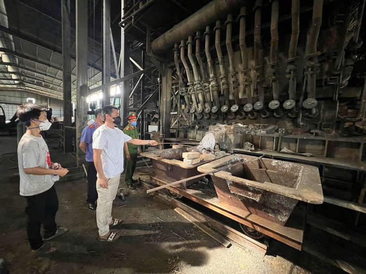 Công an thành phố Hà Nội khám phá thành công vụ án đổ, chôn, lấp chất thải công nghiệp- Ảnh 2.