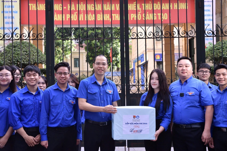 Hơn 8.000 tình nguyện viên Thủ đô tiếp sức kỳ thi tốt nghiệp THPT- Ảnh 2.