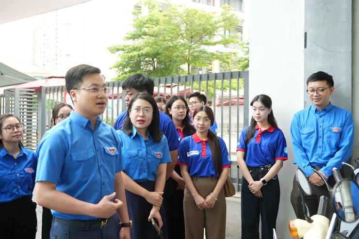 Hơn 8.000 tình nguyện viên Thủ đô tiếp sức kỳ thi tốt nghiệp THPT- Ảnh 3.
