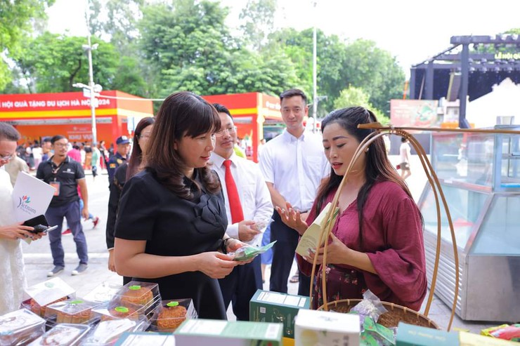 Hà Nội đón hơn 15,5 triệu lượt du khách 6 tháng đầu năm 2025- Ảnh 2.