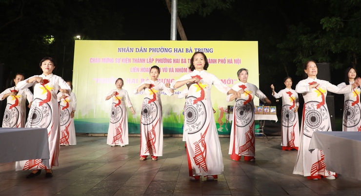 Liên hoan văn nghệ "Phường Hai Bà Trưng - Nhịp sống mới"- Ảnh 3.