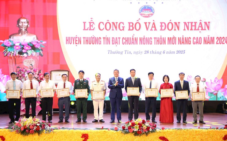Huyện Thường Tín đón nhận danh hiệu Huyện đạt chuẩn nông thôn mới nâng cao- Ảnh 7.