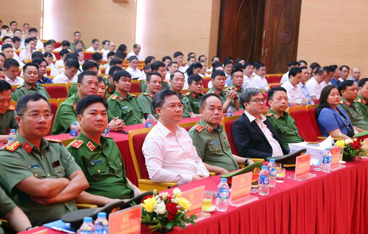 Hà Nội công bố cán bộ tại Công an 126 xã, phường- Ảnh 1.