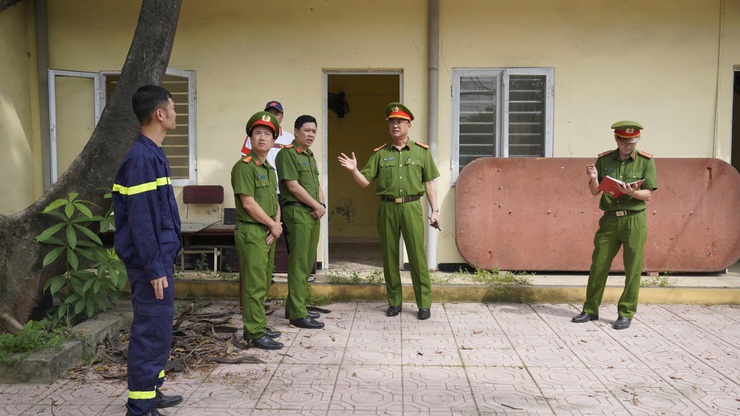 Hanoi sets up fire prevention and rescue police unit at Hoa Lac Hi-tech Park- Ảnh 2.