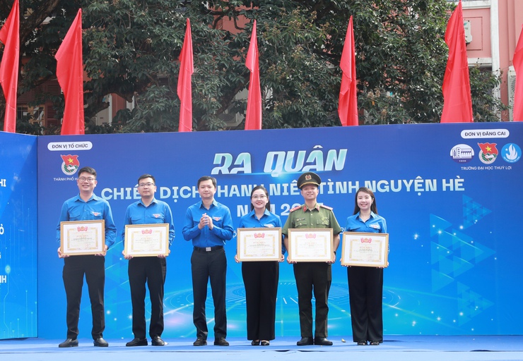 Sôi nổi nhiều hoạt động Chiến dịch Thanh niên tình nguyện hè 2025- Ảnh 3.