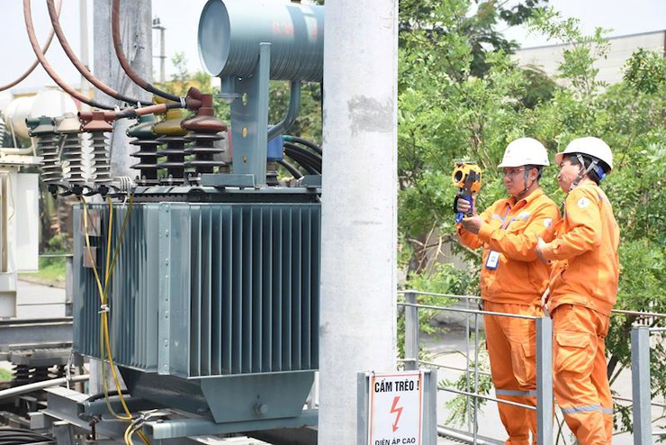 EVNHANOI đảm bảo điện phục vụ kỳ thi tốt nghiệp trung học phổ thông và kỳ thi tuyển sinh vào lớp 10- Ảnh 2.
